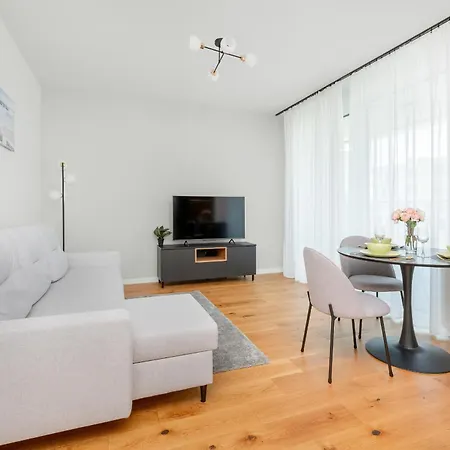 Apartament Na 15 Pietrze Z Widokiem Na Zatoke W Gdyni I Parkingiem By Noclegi Renters Gdynia Exterior photo